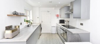 Ocho Homes By Eight Continents - R3