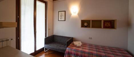 3 dormitorios, tabla de planchar con plancha, wifi y ropa de cama