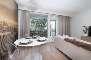 Comfort Apartment, Balcony, Courtyard View | Dining room