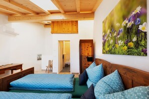 1 chambre, fer et planche Ă repasser, Wi-Fi, draps fournis