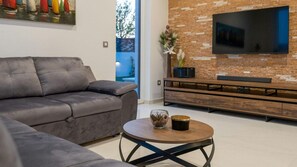 TV - Villa Kate - Zadar by Villas Guide (Poljica-Brig)
