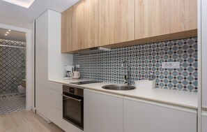 Fridge, microwave, oven, dishwasher