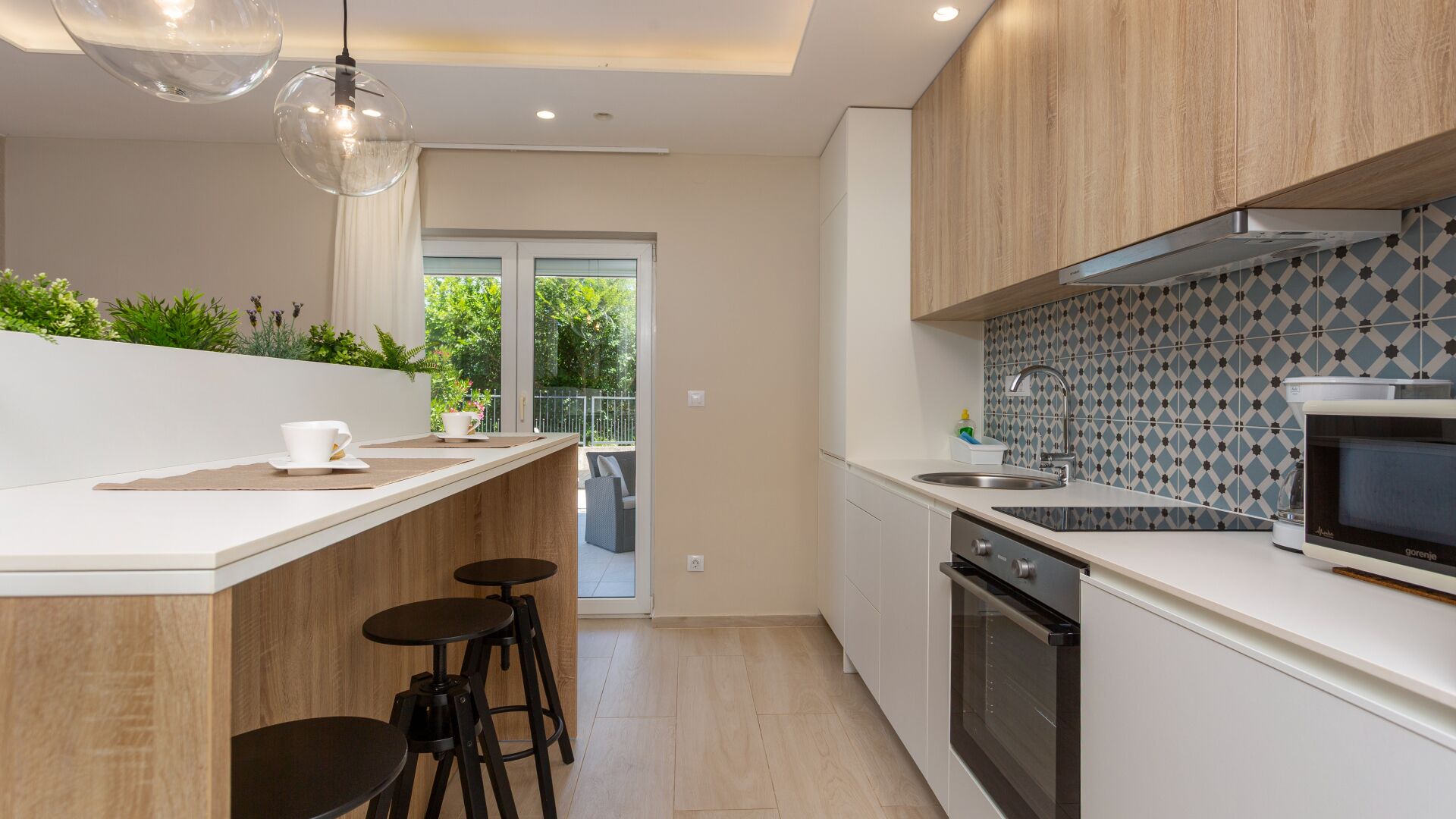 Fridge, microwave, oven, dishwasher