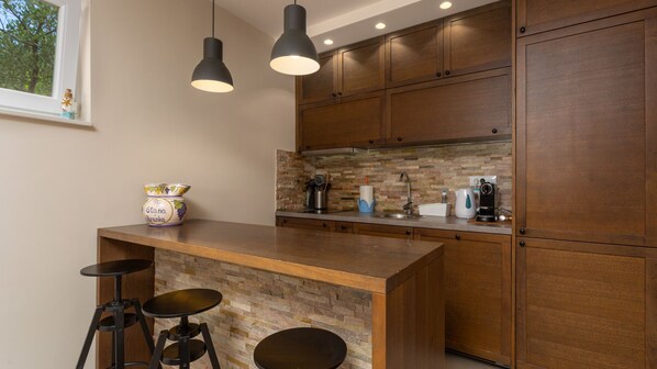Fridge, microwave, oven, dishwasher