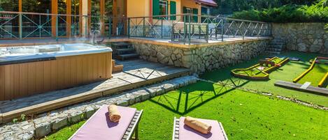 Baignoire à remous extérieure