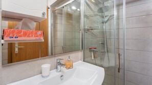 Shower, towels