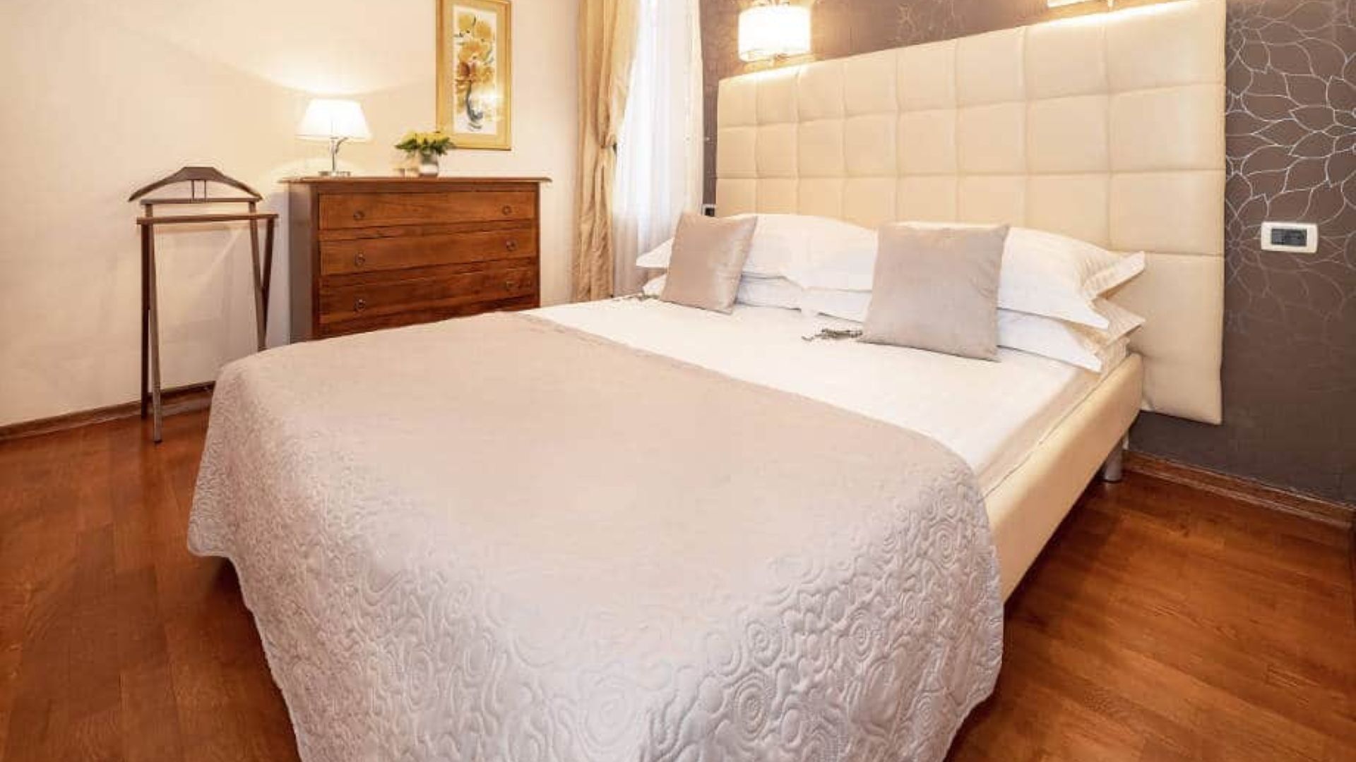 2 habitaciones, tabla de planchar con plancha y wifi gratis 