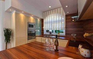 Fridge, microwave, oven, dishwasher