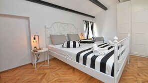 3 bedrooms, iron/ironing board, free WiFi, bed sheets - Casa Vento by Villas Guide (Porec)