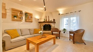 TV - Casa Vento by Villas Guide (Porec)