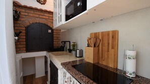 Fridge, microwave, coffee/tea maker, toaster
