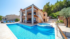 Pool - Villa Welcome by Villas Guide (Blato)