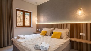 3 chambres, fer et planche à repasser, Wi-Fi gratuit, draps fournis