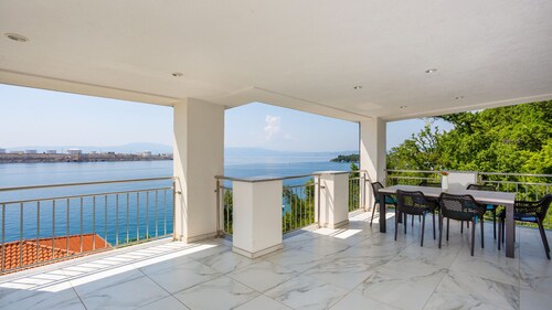Villa Nada sea view&whirpool island Krk by Villas