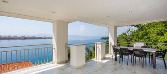 Villa Nada sea view&whirpool island Krk by Villas