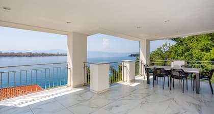 Villa Nada sea view&whirpool island Krk by Villas