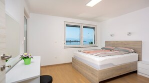 4 chambres, fer et planche à repasser, Wi-Fi gratuit, draps fournis