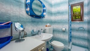 Ducha, secador de pelo, toallas