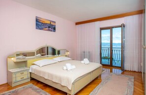 2 chambres, fer et planche à repasser, Wi-Fi gratuit, draps fournis