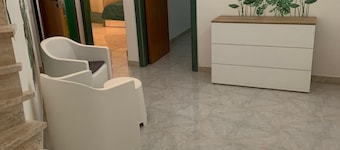 House Laura Two steps from the sea, in quiet family area, near the center