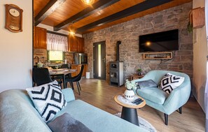 Smart TV - 2 bedroom luxurious home in Lipovlje (Lipovlje)
