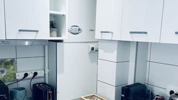 Réfrigérateur, micro-ondes