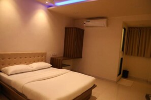 Double Room, City View | Free WiFi - Galaxy Inn By Glitz Hotels (Mumbai)