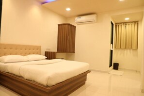 Double Room, City View | Free WiFi - Galaxy Inn By Glitz Hotels (Mumbai)
