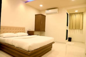 Double Room, City View | Free WiFi - Galaxy Inn By Glitz Hotels (Mumbai)