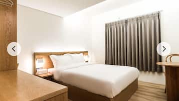 Standard Double Room, 1 Queen Bed | Desk, free WiFi