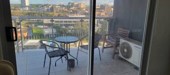 Spacious 3 bed/2 full bath/2 car space and 5 minutes walk from train station