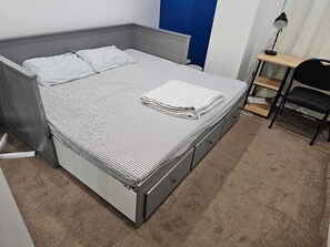 3 bedrooms, iron/ironing board, free WiFi, bed sheets