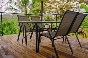 Villa, 2 habitaciones, vista al jardín | Balcón