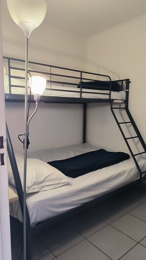 Iron/ironing board - St Cyprien modern, air-conditioned, perfect for your vacation (Saint-Cyprien)