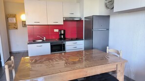 Fridge, microwave, coffee/tea maker, electric kettle