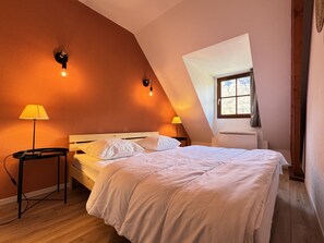 1 bedroom, iron/ironing board