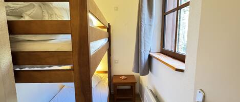2 bedrooms, iron/ironing board