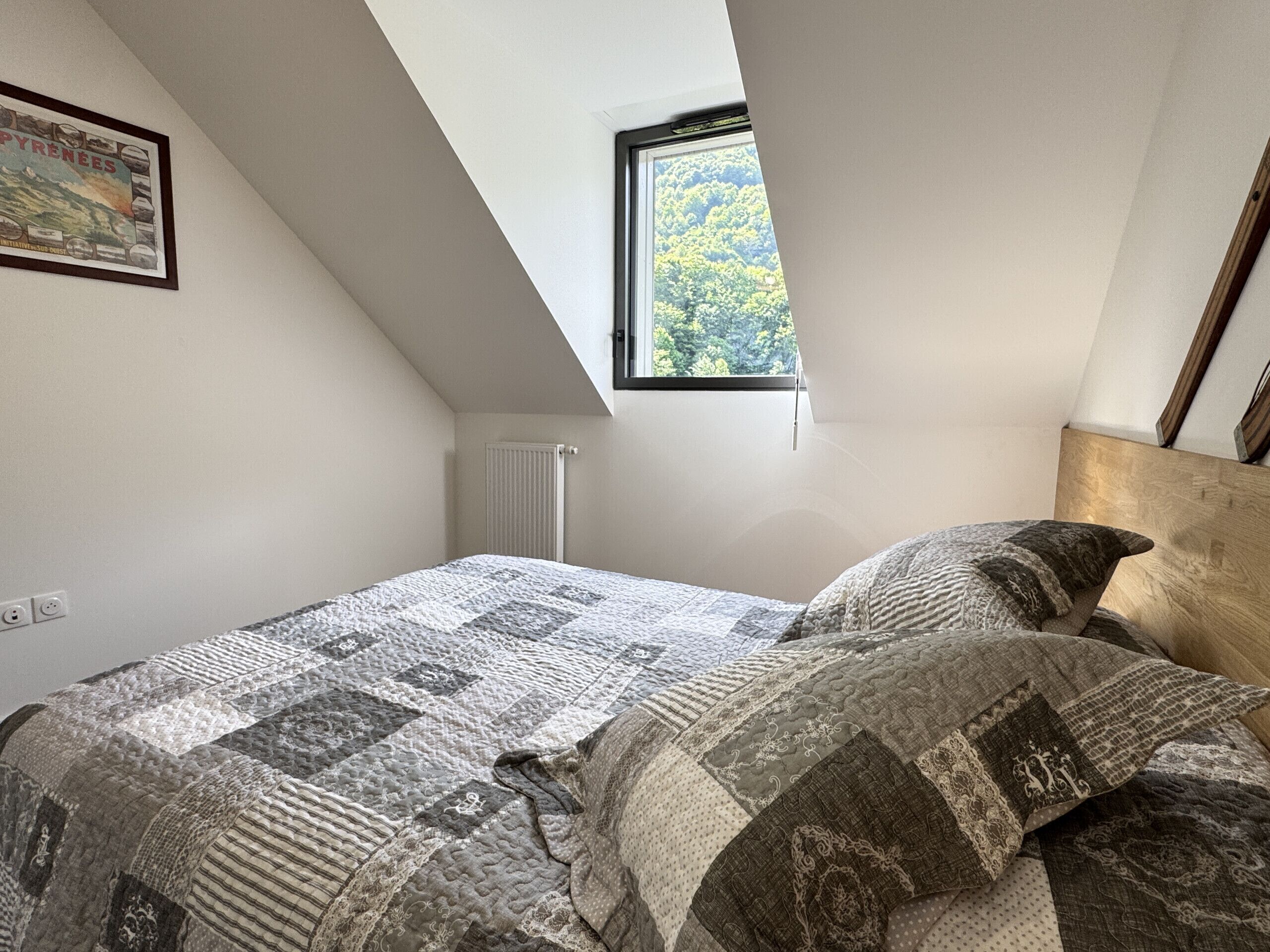 3 bedrooms, iron/ironing board, WiFi (free)