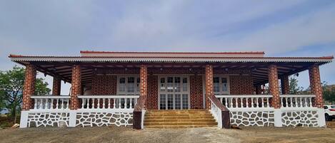 Voorkant van accommodatie