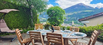 Welcoming chalet for 10/12 people in a quiet area close to the town center