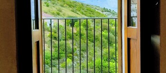 Experience authentic Abruzzo! Fedora's House in Capestrano, your ideal retreat.