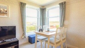 Dining - Marine Park (No 12) | Elie (Elie)