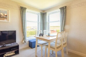 Dining - Marine Park (No 12) | Elie (Elie)
