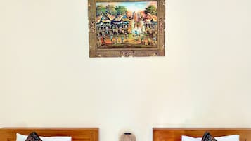 Deluxe Twin Room, Balcony, Hill View | Desk