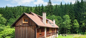 Landhaus Auerling am Wald - hiking trails in front of the house, 5 minutes to the ski slope