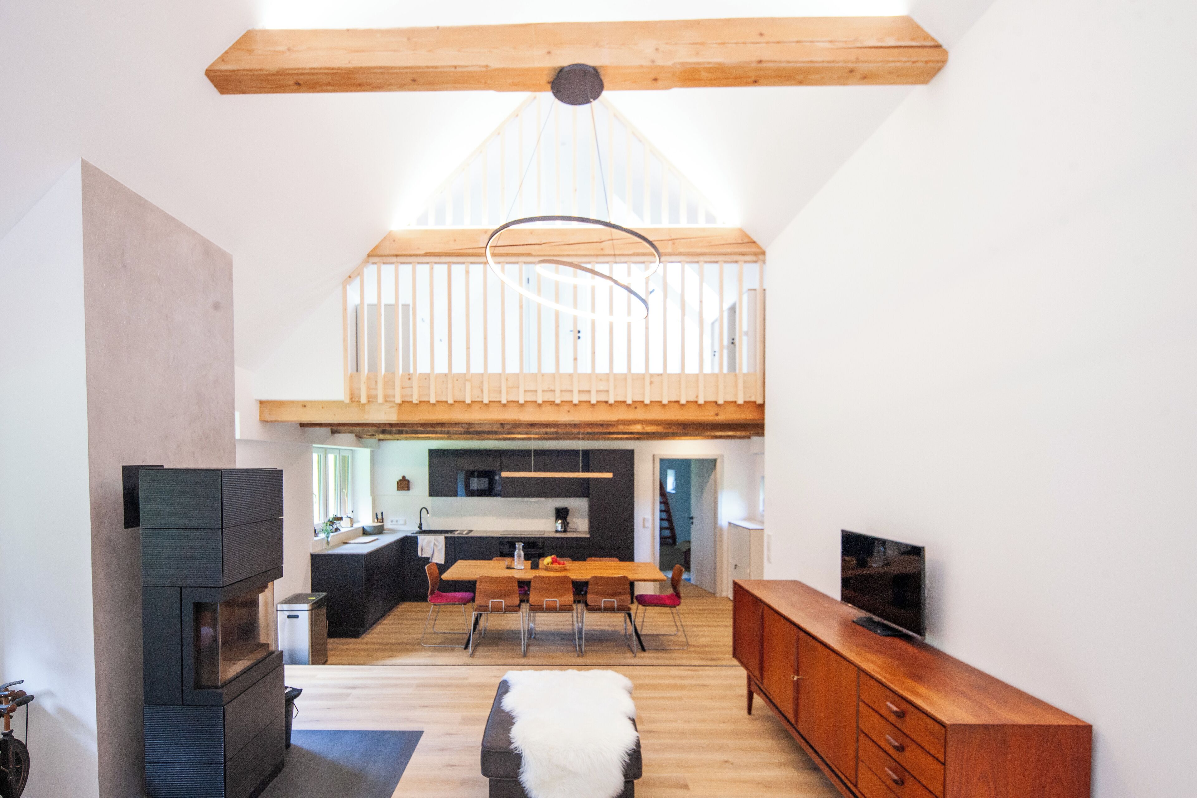 Téléviseur connecté, foyer, jeux vidéo, lecteur de DVD