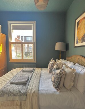 House, Patio, City View | Iron/ironing board, free WiFi