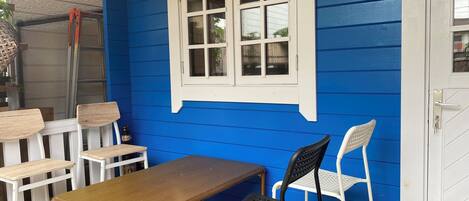 Premium House, Non Smoking, Garden View | Down comforters, free WiFi, bed sheets