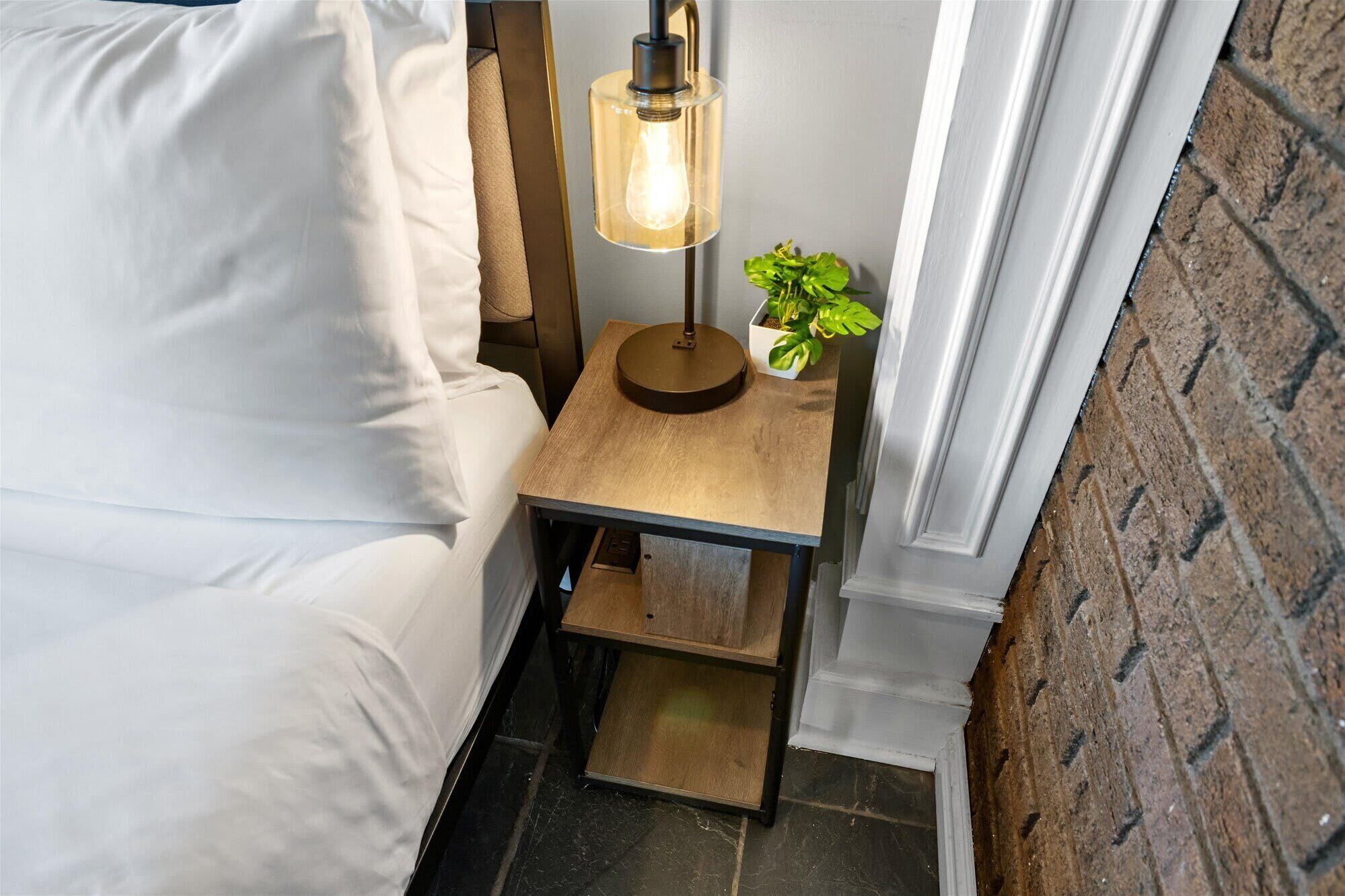 5 chambres, fer et planche à repasser, Wi-Fi, draps fournis