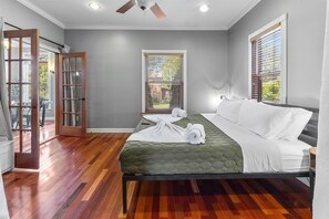5 habitaciones, tabla de planchar con plancha, wifi y ropa de cama 